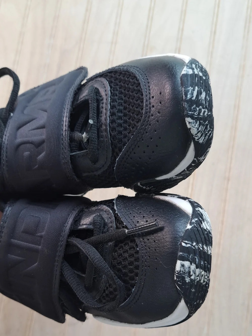 Under Armour Assert 10 AC Black White Hook & Loop Kids Running Shoes